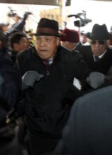 オボイ(父母)連合、ミョンジン僧侶 法会場 乱入 