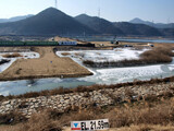 川底むやみに掘れば有害物質‘活性’