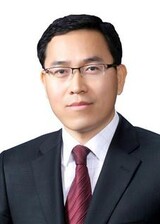 [時論] 国会議員と‘もの乞い自治’/ユ・ジョンス