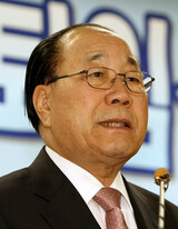 コン・ジョンテク ソウル市教育長職 喪失