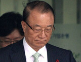 チェ・シジュン、大統領府に向かって 
