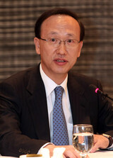 統一長官までが…度を越した対北発言
