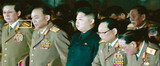軍部掌握に乗り出した‘後見人’、金正恩体制 軟着陸へ速度戦