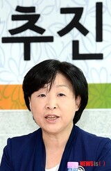 シム・サンジョン、チョン・テイル銅像前で‘大統領選挙出馬’宣言