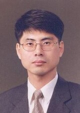 [寄稿] 増税なき普遍福祉論の運命/キム・ヨンハン