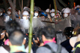 警察、攻撃されても…現代自動車側暴力には目を瞑るのか