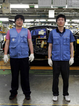 2人のうち1人は非正規職…どちらでしょうか? ①現代自動車蔚山工場