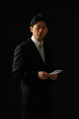 「政治的圧力・製作妨害 きっぱりと対応する」