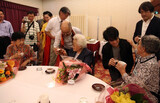 日本 右翼団体の‘乱暴’東京慰安婦ハルモニ講演会場前で