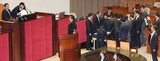 監査院長 任命同意案 与党 史上初 単独処理、民主 「職務停止仮処分 検討」 反発