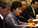 朴槿恵(パク・クネ)大統領 支持率 一斉に下落…傾向的下落?