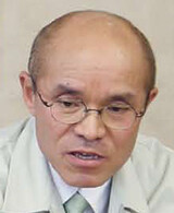 「原発を維持する安倍、逆に向かっている」