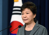 [クァク・ビョンチャン大記者が朴槿恵(パク・クネ)大統領に送る手紙(58)] 誤った権力構造、涙とジェスチャーで覆い隠すことはできない