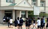 一般高校に対する悪影響など調べ、8月初めまでに自律型私立高校の存廃決定へ