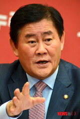 韓銀もIMFも‘所得不平等’解消を言っているのに、政府は親企業・成長政策に執着‘逆走行’