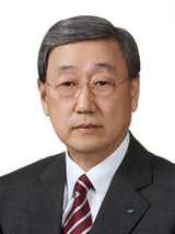 ソウル大‘財閥理事長’体制に…パク・ヨンヒョン前斗山(トゥサン)会長を選任