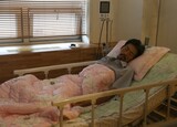 緊急搬送されたユミンの父さん、断食は中断せず