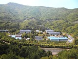朴正煕美化の復古史観で教師の再教育を試みる教育部