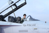 [フォト]戦闘機操縦席の朴槿恵大統領と金正恩書記