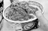牛丼価格26％値上げ…円安が庶民物価に直撃弾