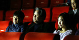 韓国政界でブームの家族映画『国際市場』『君よ…』で議員らが政治行脚