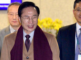 李明博前大統領、「資源外交」国政調査を控え回顧録を出版？