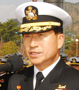 韓国元海軍参謀総長を収賄容疑で逮捕