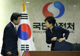 汚職リスト問題で揺れる4月後半「韓国のコントロールタワー」は不在
