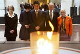 安倍首相、慰安婦問題の反省なく「世界平和への貢献新たに決意」