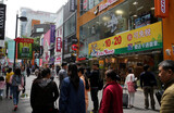 中国人観光客と化粧品だけの明洞、“好況中の不況”に危機感