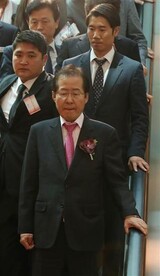 政界裏金疑惑、検察は親朴槿恵系3人に対する資金追跡すら行わず
