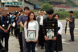 韓国警察、米軍装甲車轢死事件で犠牲になった中学生の追悼行事を遮断