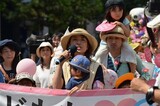 日本の母親たちが東京で平和行進「だれの子どももころさせない」　