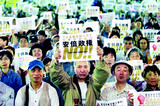 安保法成立後「反安倍」で再び大規模集会