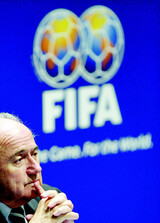 ブラッター会長資格停止、ＦＩＦＡ会長選ではプラティニとチョン・モンジュンも脱落