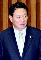 軍事政権下で起きた捏造事件の責任を問う（３）　責任なき判検事「選挙に向け突撃！」