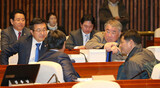 韓国野党がテロ防止法案に議事妨害で対抗　「今は民主主義の緊急事態」