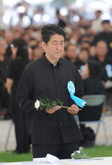 沖縄「慰霊の日」行事で安倍首相にヤジ
