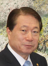 元外相、周囲の慰留で「慰安婦」支援財団に不参加
