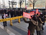 「こんな社会を作った大人が私たちにしっかりしろだって？」青少年らの革命