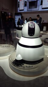 自動運転車・案内ロボット…“夢の技術”裏には“物のインターネット”