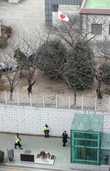 ［ニュース分析］１２・２８合意維持に必死な日本「両刃の剣」抜く