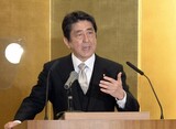 ［ニュース分析］「屈服か、外交戦争か」二者択一を強要する日本