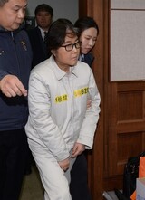 チェ・スンシル氏、憲法裁も特検も出席拒否