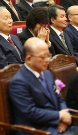 ［社説］憲法裁の「迅速結論」に大統領も協力せよ