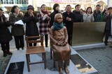 日本、外交青書「釜山少女像きわめて遺憾」