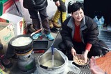 ケータリングカー購入のため募金中…座り込み現場を訪ねる「十匙一飯食べもの連帯」