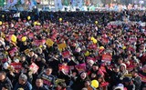 審判の日控えて“１００万人ろうそく集会”…三一節に再び集まる