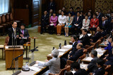 日本の極右私学理事長、安倍に“あいくち”を突きつける