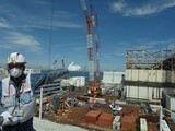 “事故から６年”福島原発８０メートル手前に立つと、屋根が吹き飛んだ１号機が